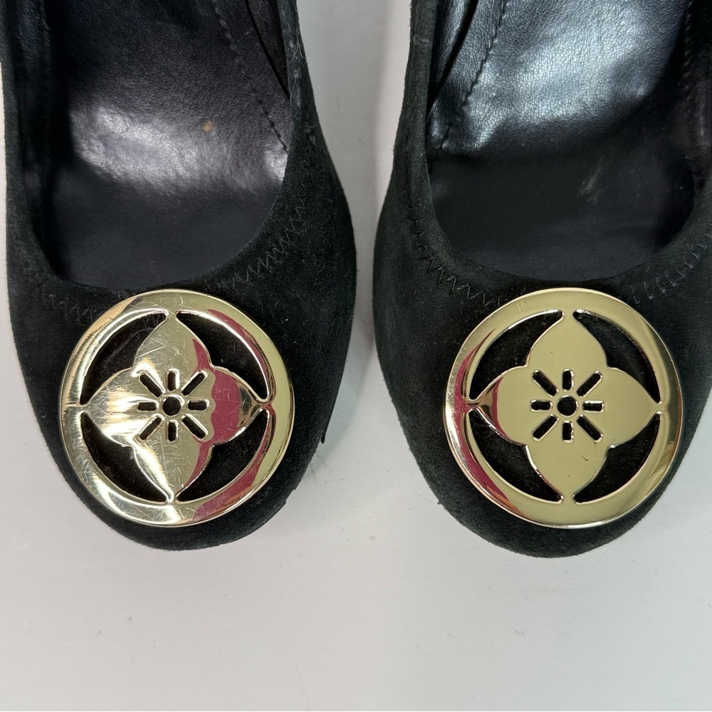 BCBGeneration Black Suede Round Closed Toe Wedge Wooden Heel Size 7 - Picture 4 of 16